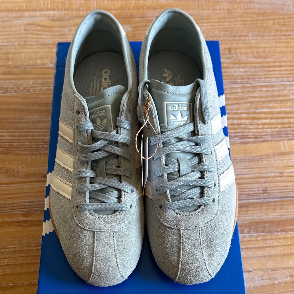 Adidas OG Tokyo Women's size 9 Light Blue/Grayish W/White Stripes